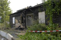 Wartehalle nach Brand - 11,3/81,7 KB