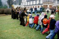 Osterhasen-Tauziehen - 10,6/79,9 KB