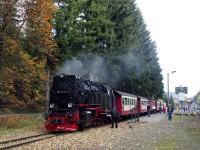 Sonderzug des FKS zur Mittagszeit im Bahnhof Drei Annen Hohne