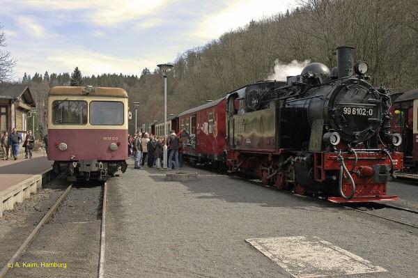 Tw 187012 und Lok 996102 im Bf Alexisbad